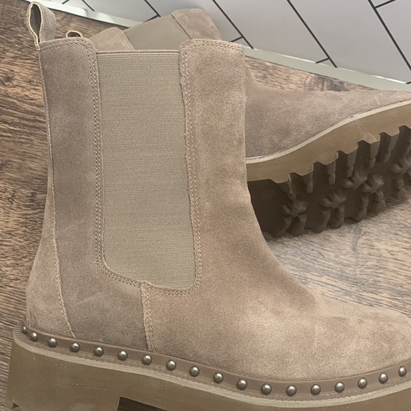 Vince Camuto brand New Boots - Picture 4 of 7